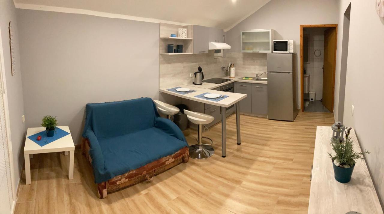 Apartman Turanj Exterior photo